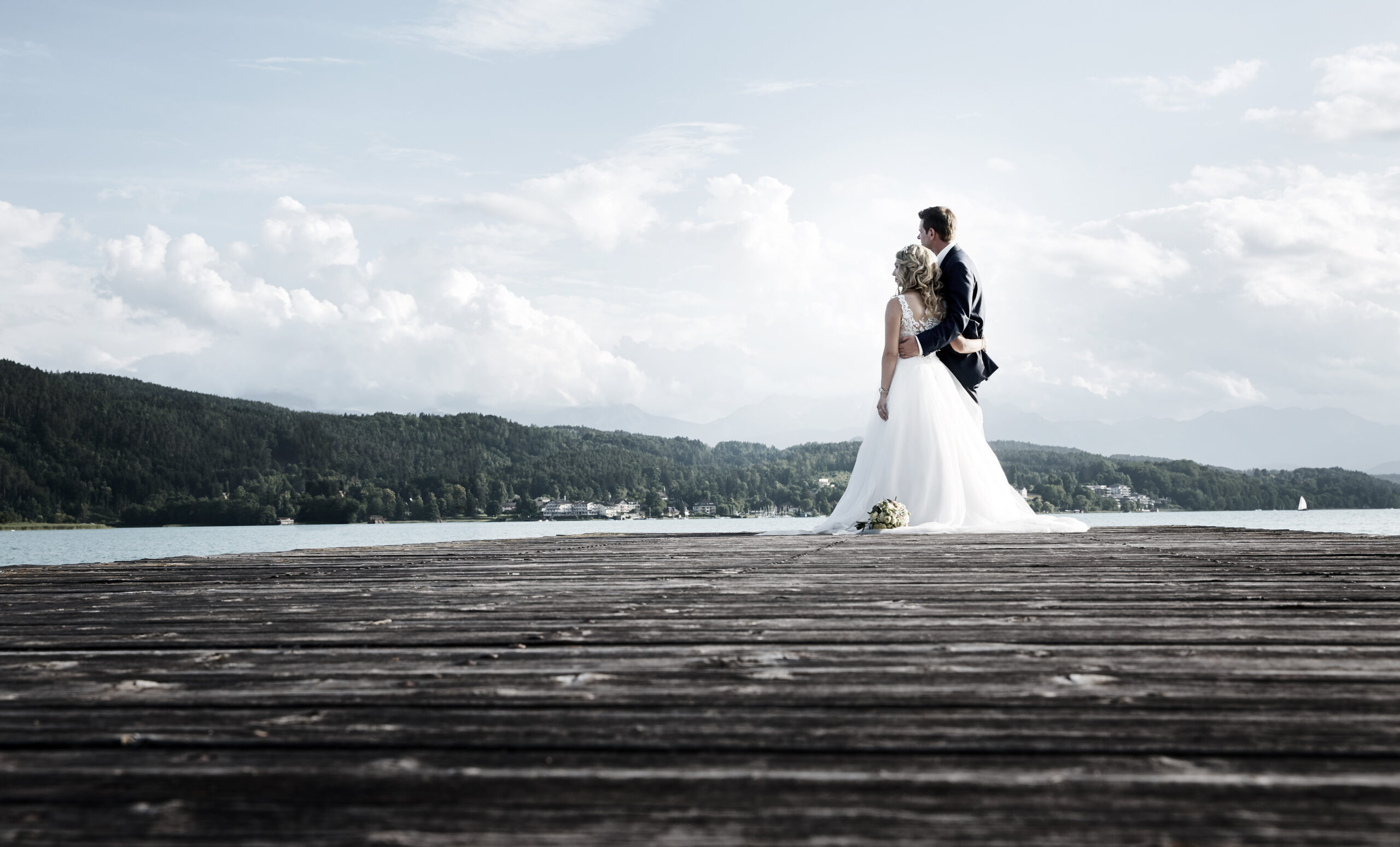 Wedding with church and lake – image 6